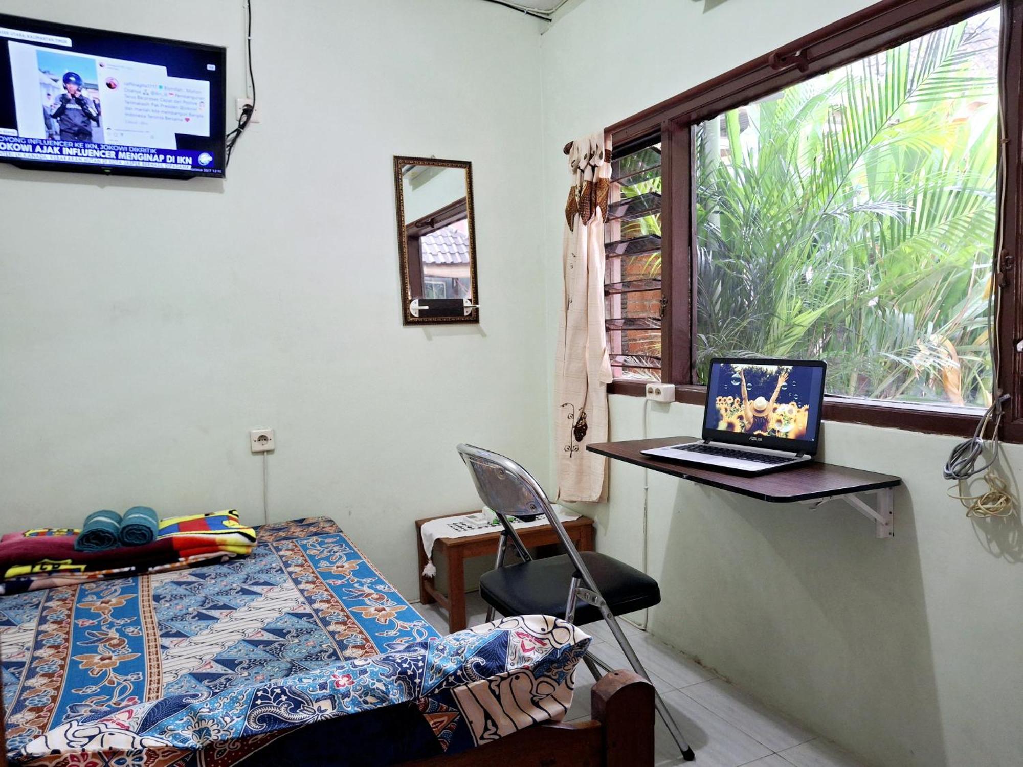 Ngampilan Backpacker Hostel Yogyakarta Ngoại thất bức ảnh